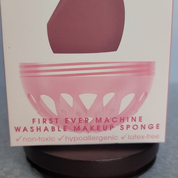 The Makeup Eraser - The Sponge - Machine Washable Makeup Sponge - Picture 4 of 8